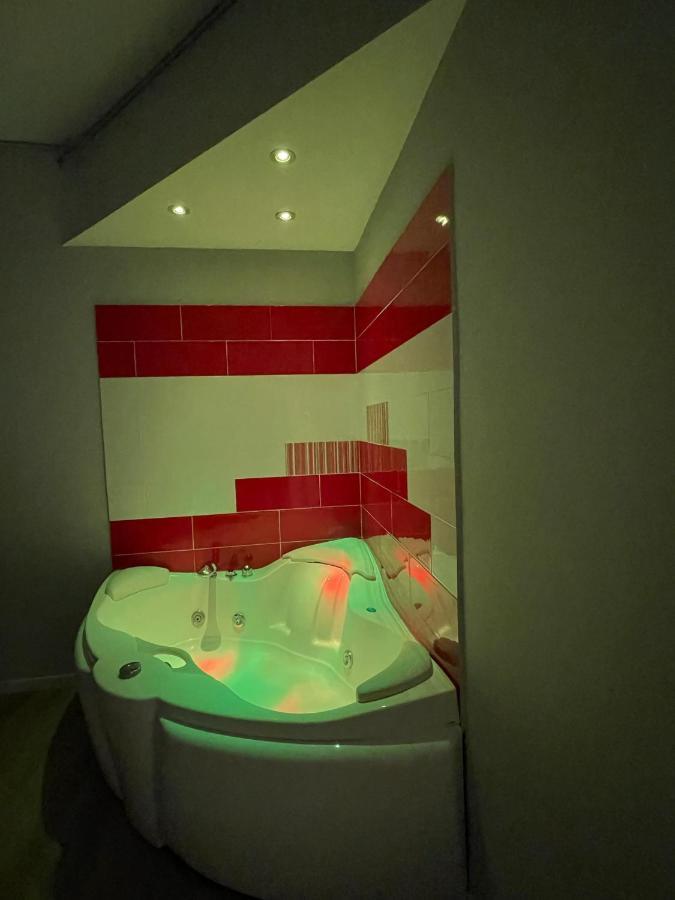 Vomero Suite And Deluxe Room B&B Napoli Zewnętrze zdjęcie