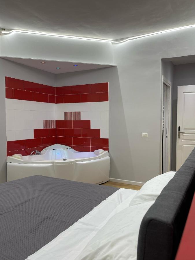 Vomero Suite And Deluxe Room B&B Napoli Zewnętrze zdjęcie