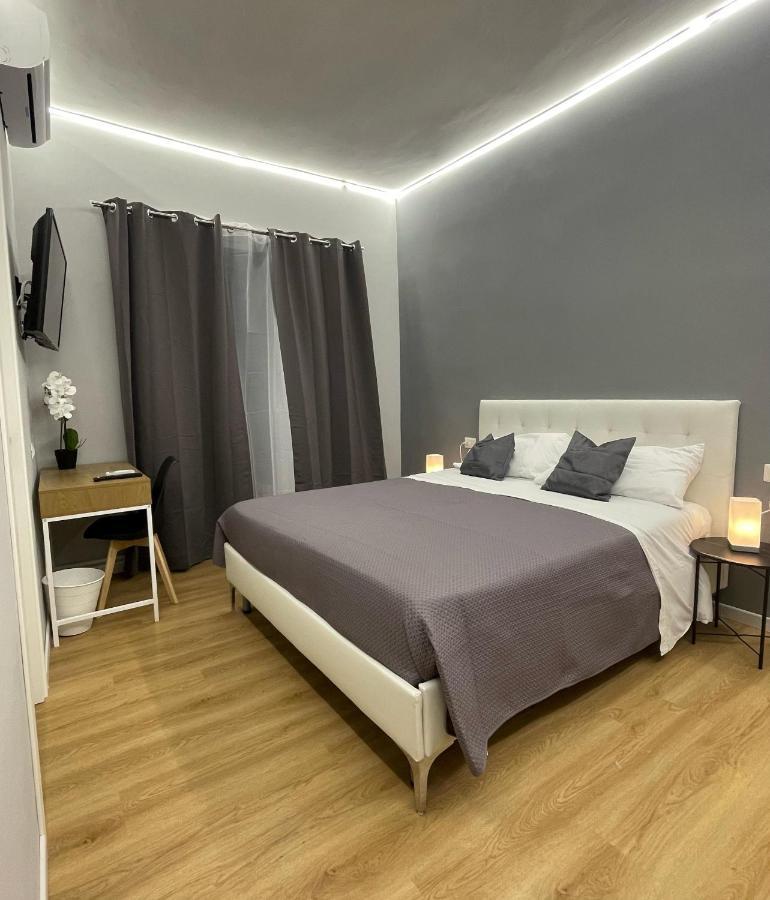 Vomero Suite And Deluxe Room B&B Napoli Zewnętrze zdjęcie