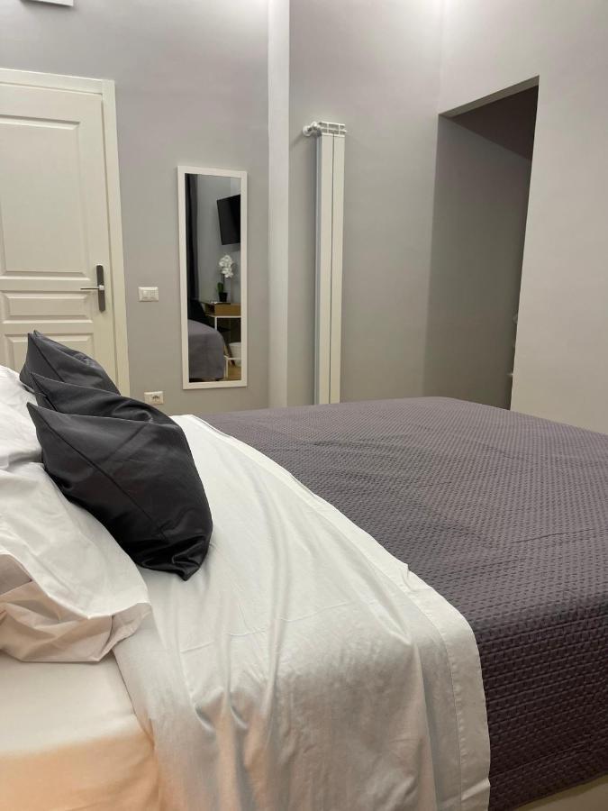 Vomero Suite And Deluxe Room B&B Napoli Zewnętrze zdjęcie