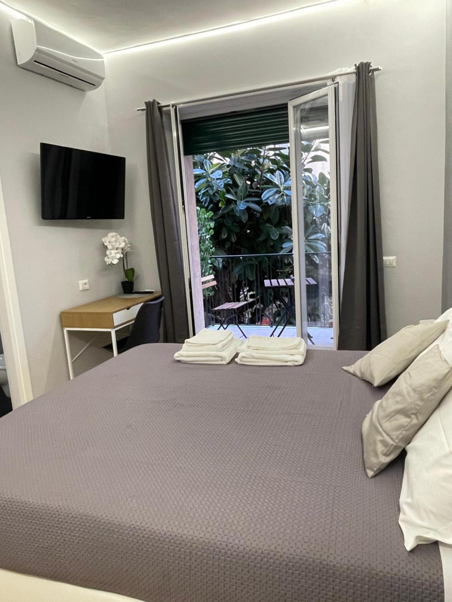 Vomero Suite And Deluxe Room B&B Napoli Zewnętrze zdjęcie