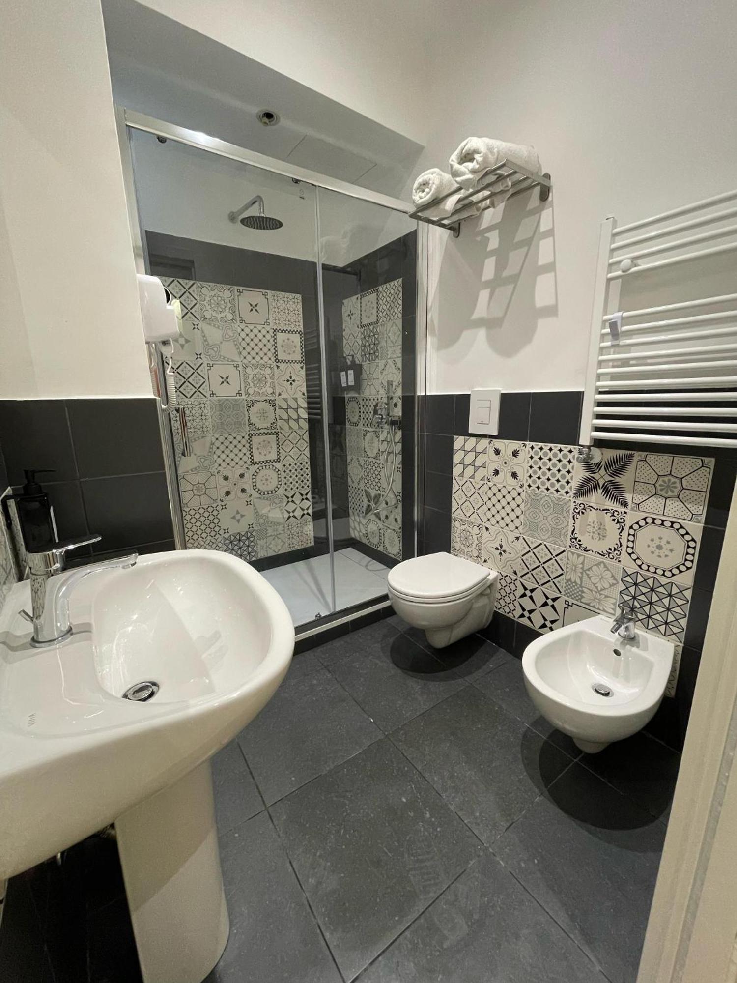 Vomero Suite And Deluxe Room B&B Napoli Zewnętrze zdjęcie