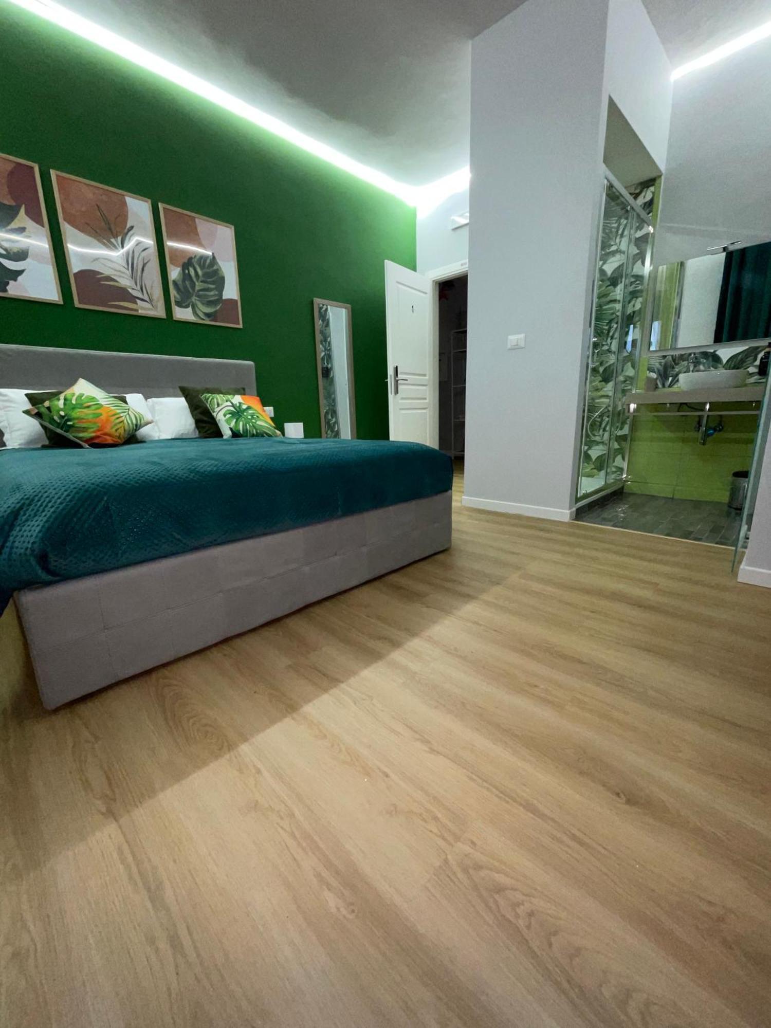 Vomero Suite And Deluxe Room B&B Napoli Zewnętrze zdjęcie